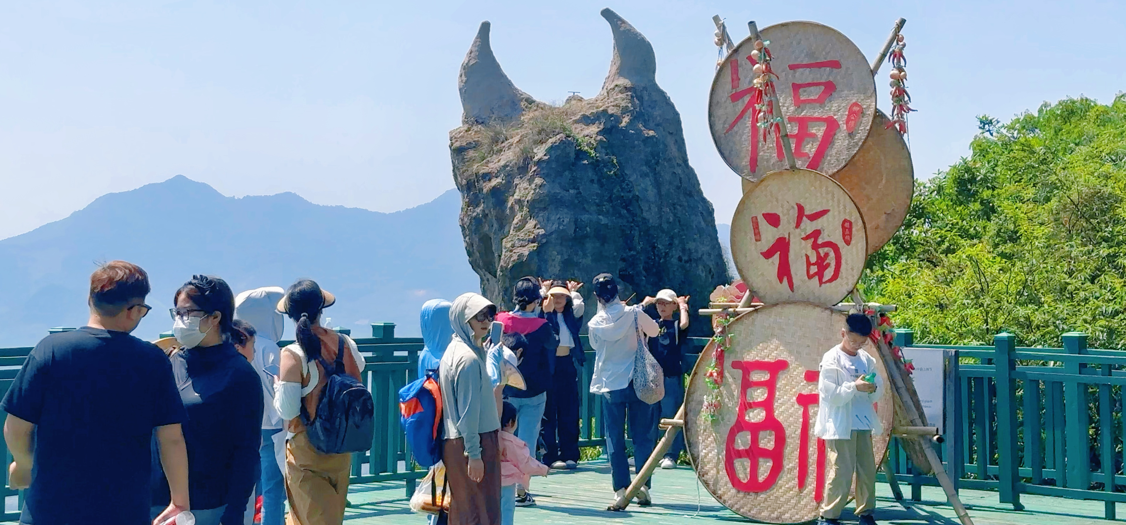圓滿(mǎn)收官！馬仁奇峰五一熱度爆表，人氣口碑共繪精彩畫(huà)卷
